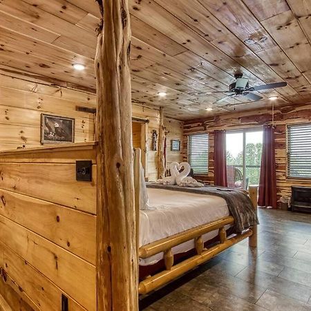 The Log Castle~Stunning Mountain Views~Hot Tub Villa Sevierville Bagian luar foto