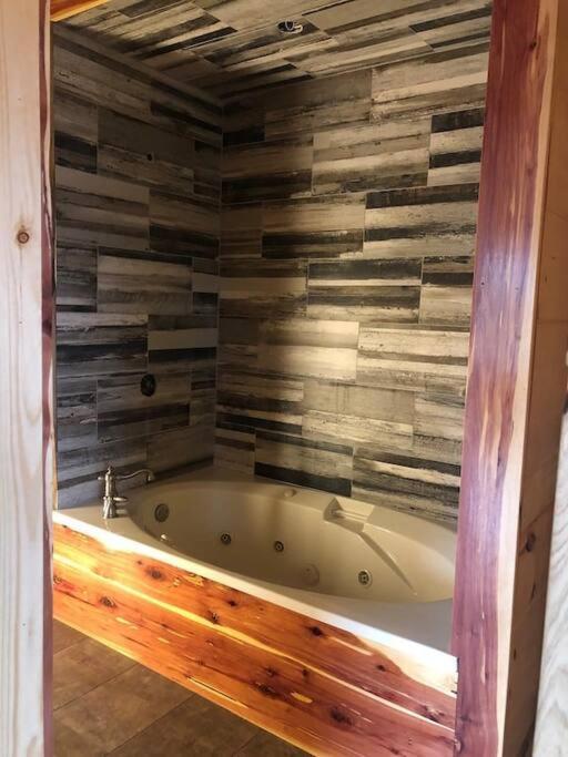 The Log Castle~Stunning Mountain Views~Hot Tub Villa Sevierville Bagian luar foto