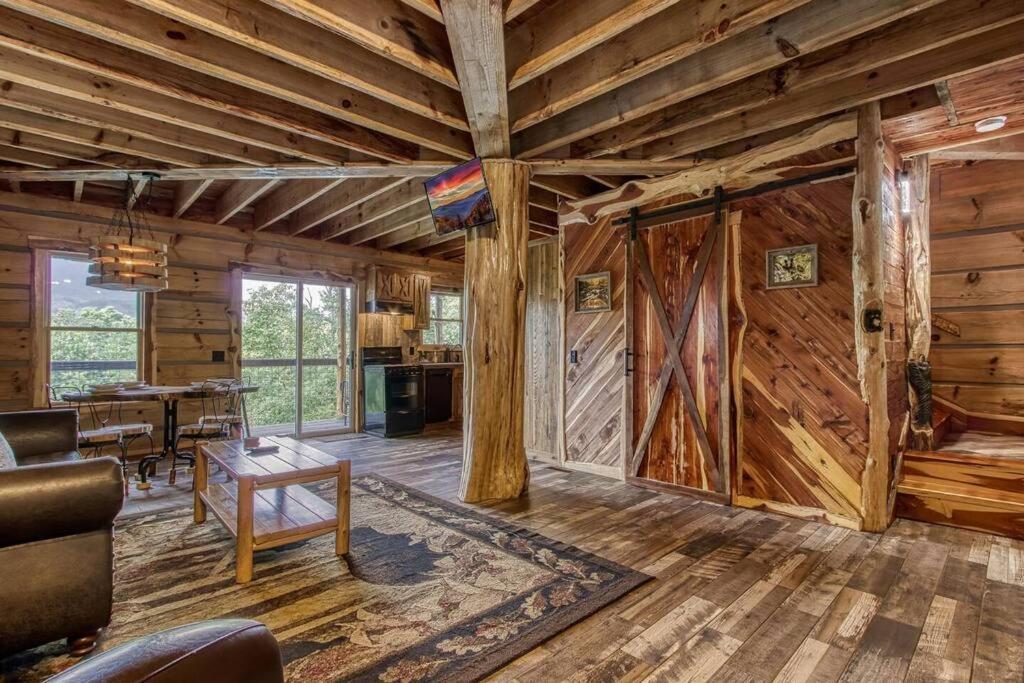 The Log Castle~Stunning Mountain Views~Hot Tub Villa Sevierville Bagian luar foto