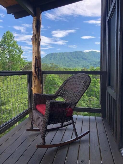 The Log Castle~Stunning Mountain Views~Hot Tub Villa Sevierville Bagian luar foto