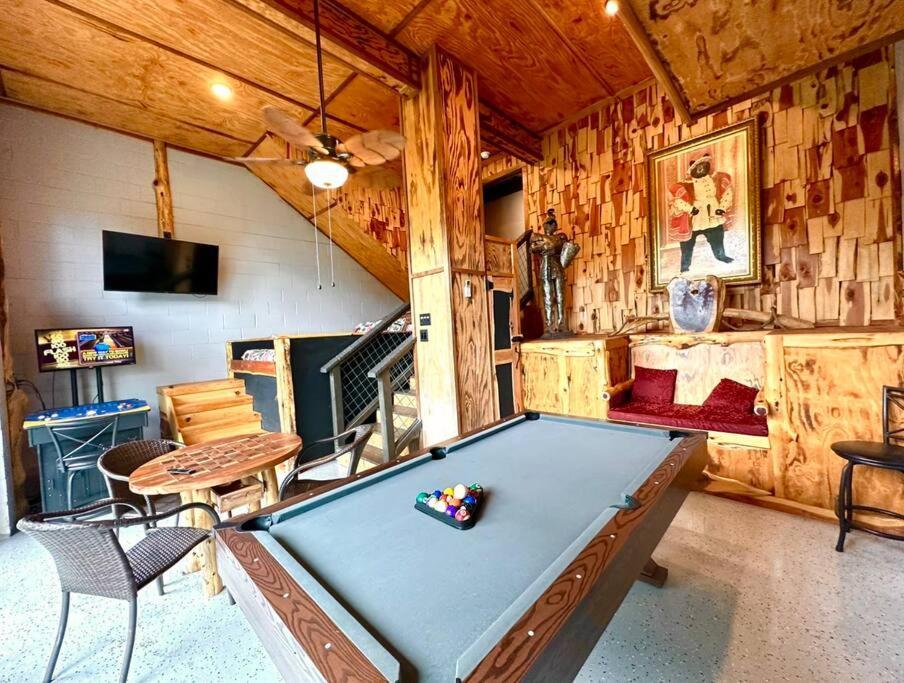 The Log Castle~Stunning Mountain Views~Hot Tub Villa Sevierville Bagian luar foto